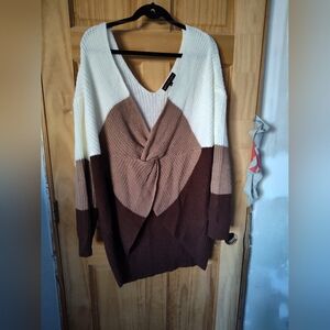 NWT two tone brown with white sweater